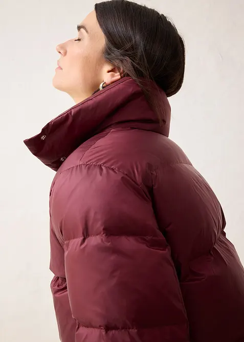 Daunenjacke mit recycelten Daunen​  und Strick&auml;rmeln, bonprix