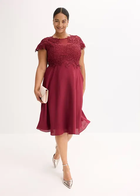 Robe midi en tulle d&eacute;licat avec dentelle, bonprix