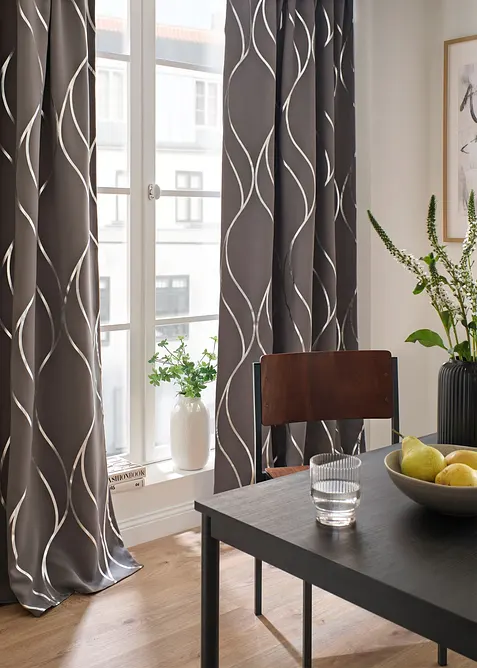 Abdunkelnder Vorhang mit Glanz Druck (1er Pack), bonprix