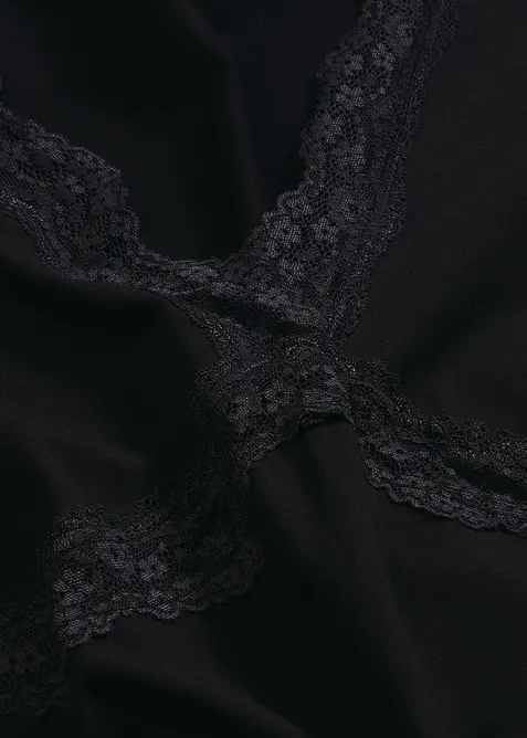 Pyjama mit Spitzenbesatz, bonprix