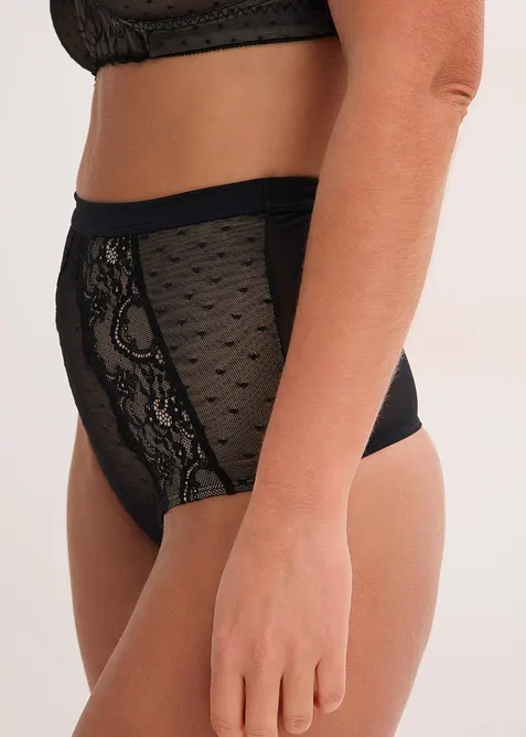 Medium Shape String mit Spitze, bonprix