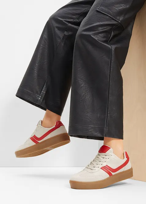 Plateau-Sneaker im Retrolook, bonprix