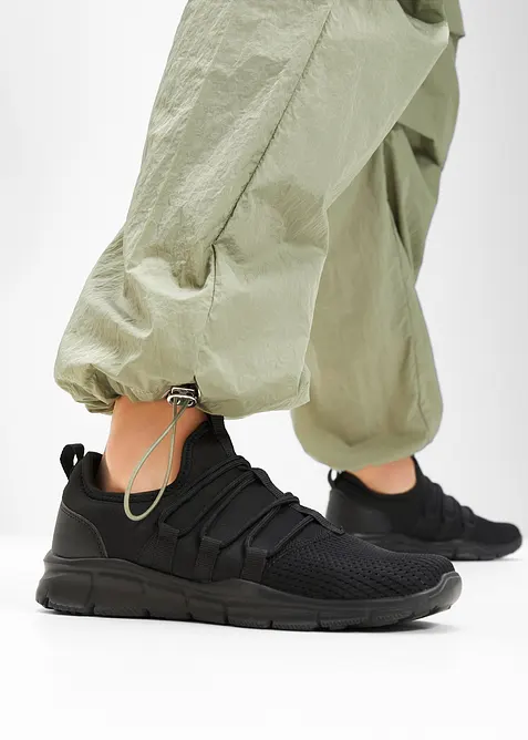 Sneaker aus Soft-Material, bonprix