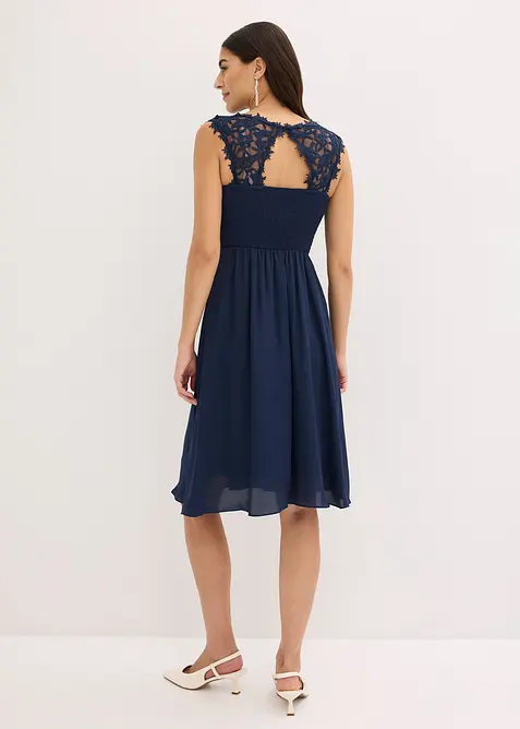 Robe courte &agrave; dentelle, bonprix