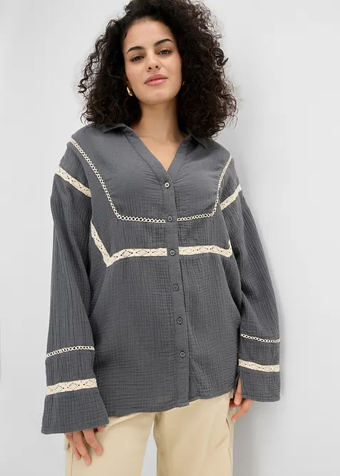 Blouse en gaze de coton avec empi&egrave;cements de dentelle, bonprix