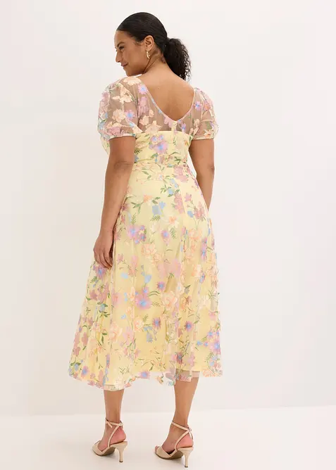 Spitzenkleid mit floraler Stickerei, bonprix