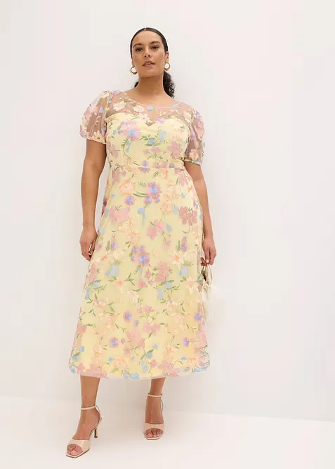 Spitzenkleid mit floraler Stickerei, bonprix