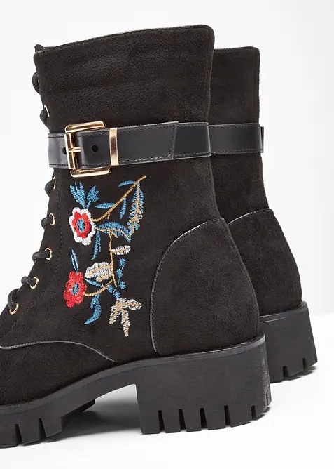 Schn&uuml;rboots mit Stickerei, bonprix