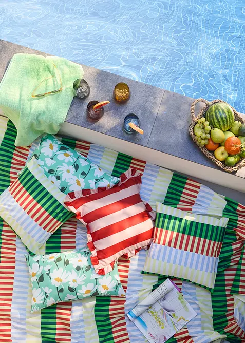 Tagesdecke mit bunten Streifen, bonprix