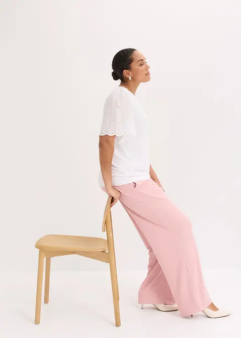 T-shirt doux en viscose extensible avec broderie anglaise, bonprix