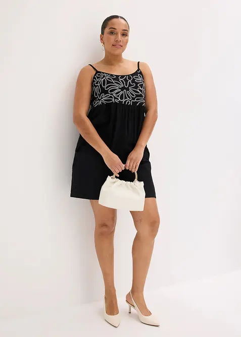 Short avec broderies anglaises, bonprix