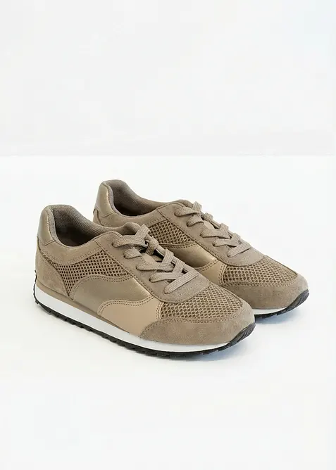 Sneaker mit Mesh-Einsatz, bonprix