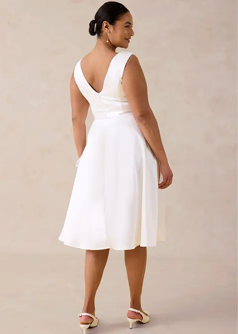 Etuikleid aus gl&auml;nzendem Satin, bonprix