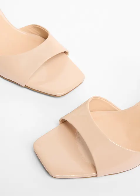 Riemchensandaletten in Lack-Optik, bonprix