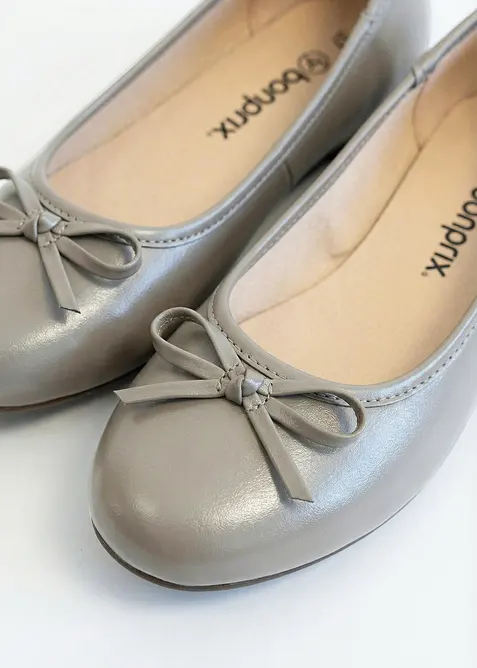 Ballerines &agrave; petit n&oelig;ud, bonprix