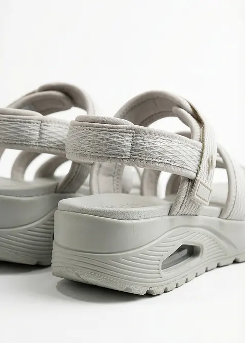 Sandales Skechers &agrave; m&eacute;moire de forme, Skechers