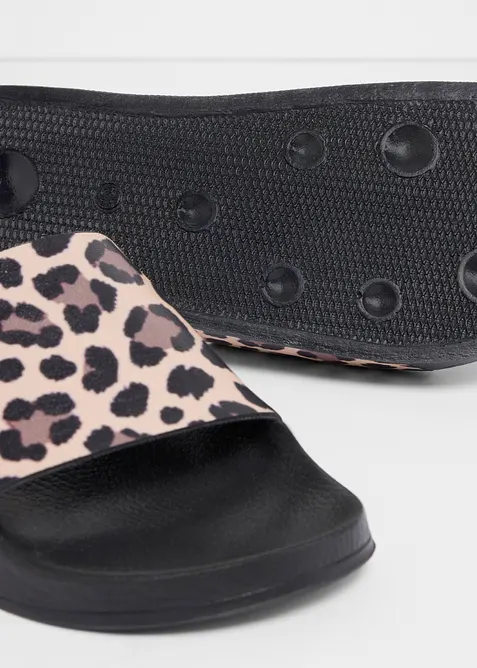 Mules &agrave; motif animalier, bonprix