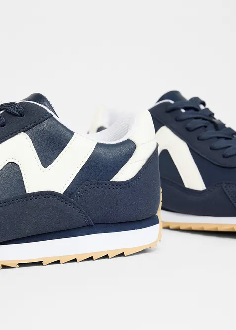 Sneaker mit Profilsohle, bonprix