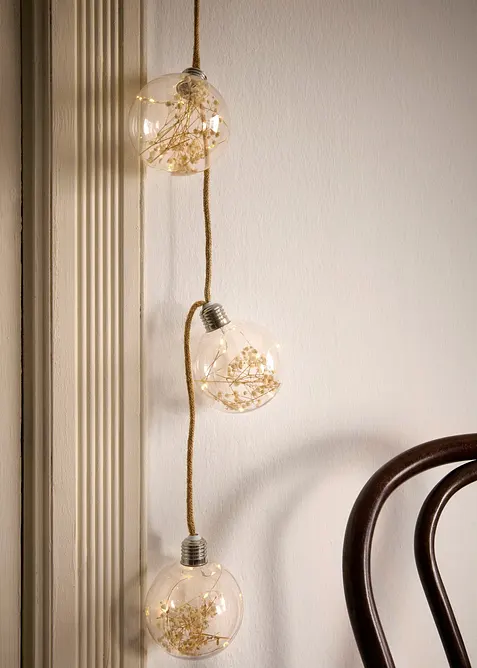 LED-Lichterkette mit 8 Kugeln mit Trockenblumen, bonprix