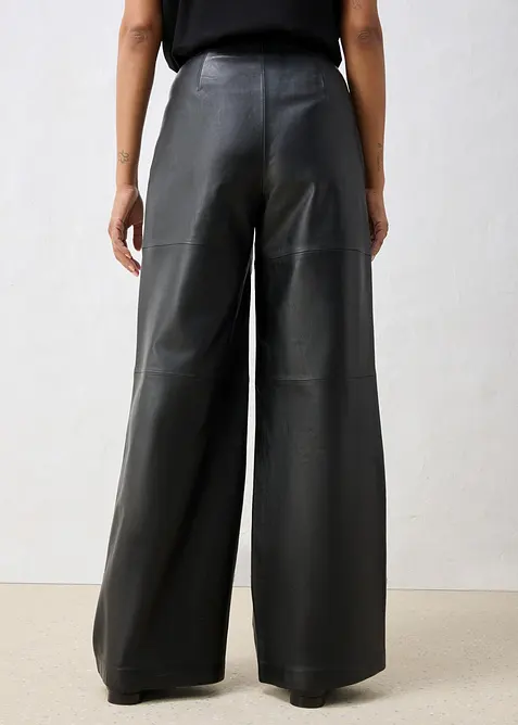 Pantalon &agrave; pinces en cuir, bonprix