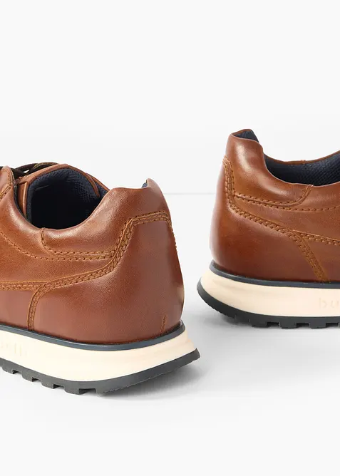 Chaussures lac&eacute;es Bugatti, Bugatti