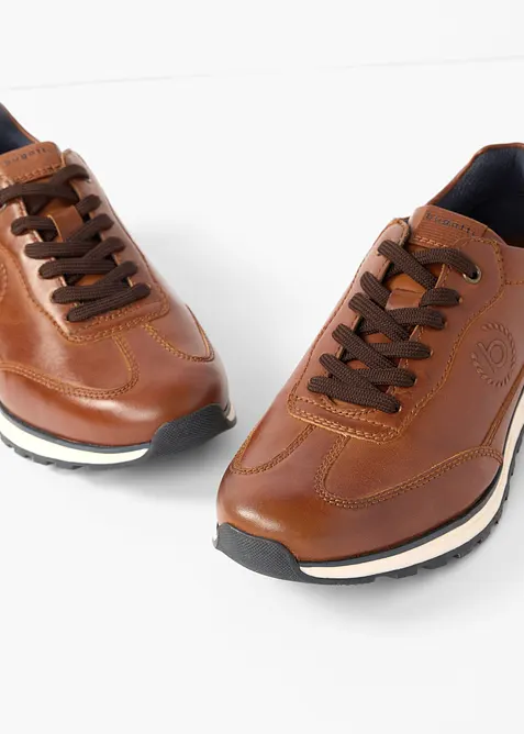 Chaussures lac&eacute;es Bugatti, Bugatti