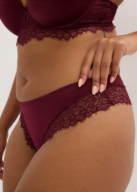 Slip br&eacute;silien avec dentelle, bonprix