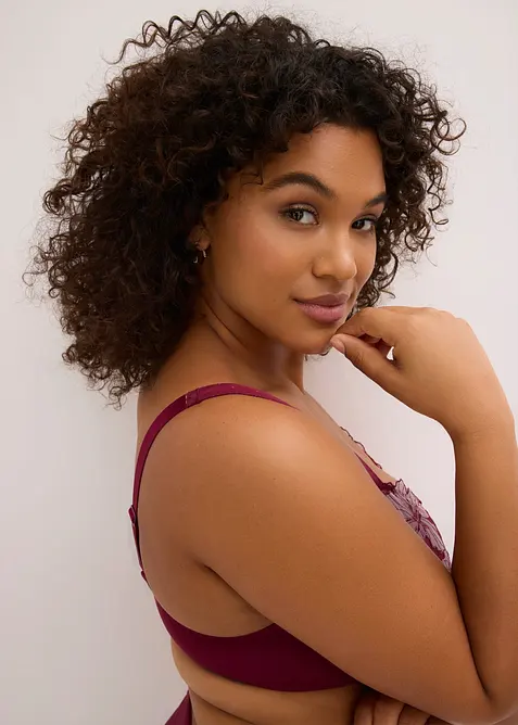 Soutien-gorge minimiseur &agrave; bretelles rembourr&eacute;es, bonprix