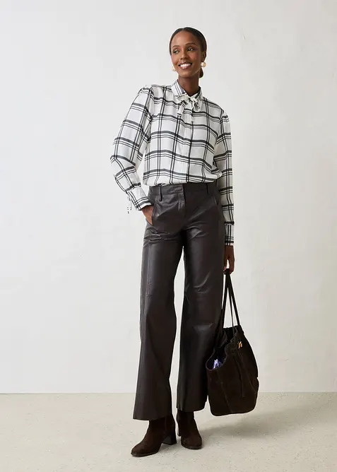 Bluse aus gl&auml;nzendem Seiden-Mix, bonprix