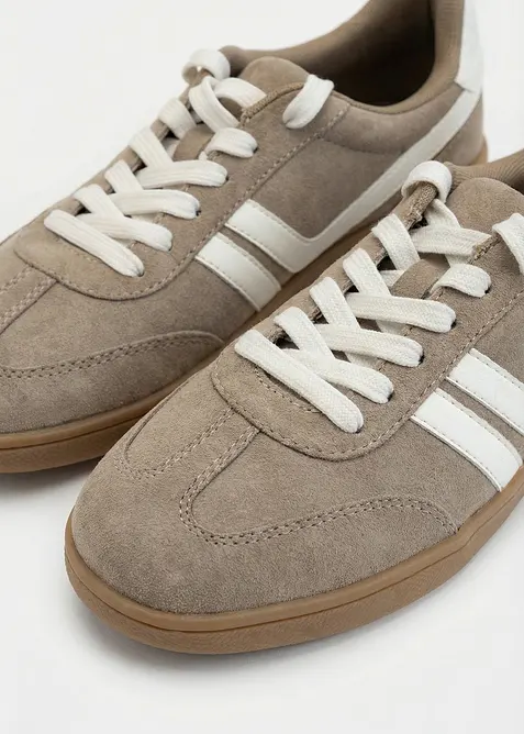 Sneakers au look r&eacute;tro, bonprix