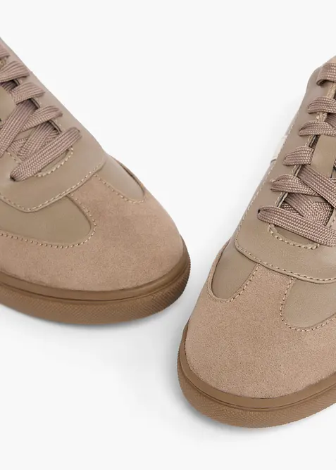 Sneaker im Retrolook, bonprix