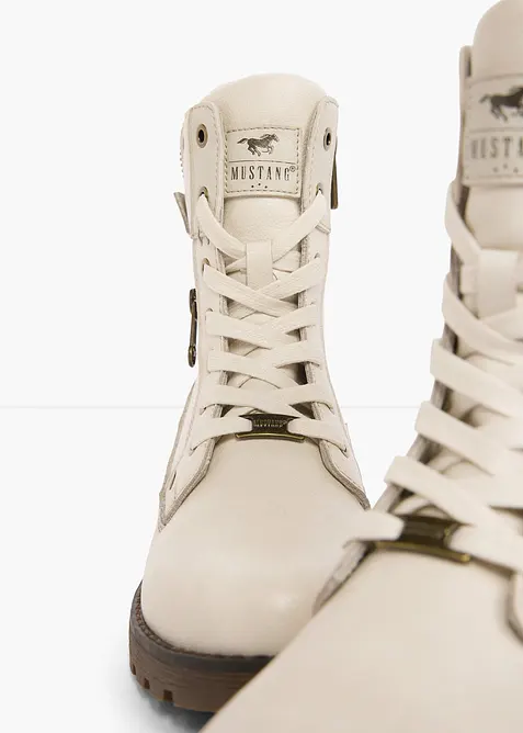 Bottines lac&eacute;es Mustang avec boucle, Mustang