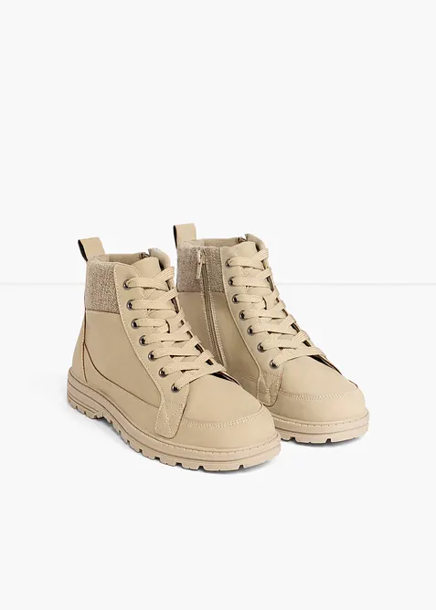Boots lac&eacute;es &agrave; semelle crant&eacute;e, bonprix