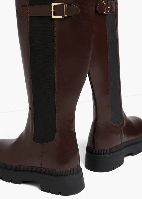 Gef&uuml;tterter Plateau-Stiefel mit Stretch-Einsatz, bonprix