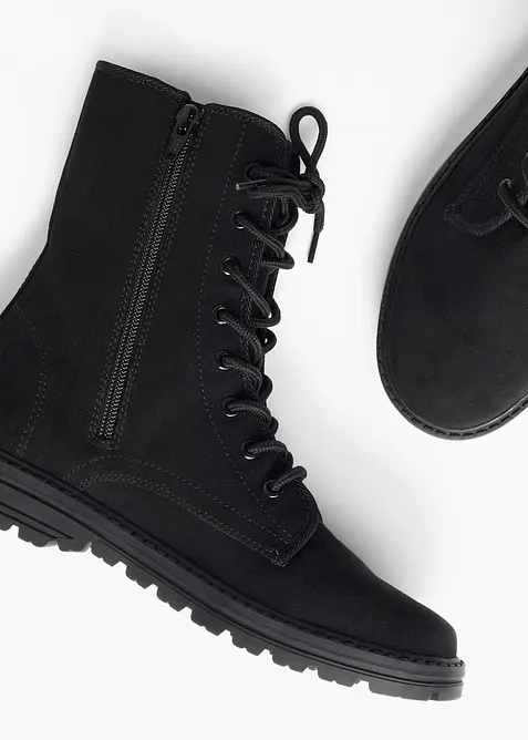 Boots lac&eacute;es &agrave; semelle crant&eacute;e, bonprix