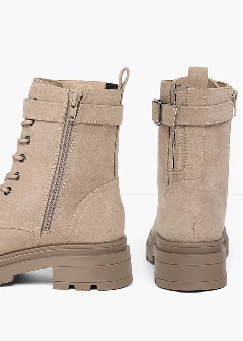 Boots lac&eacute;es avec boucle, bonprix