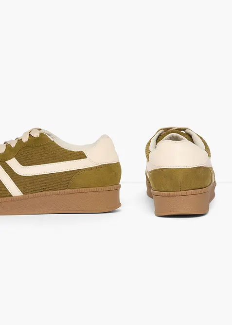 Sneakers &agrave; d&eacute;tails en velours c&ocirc;tel&eacute;, bonprix