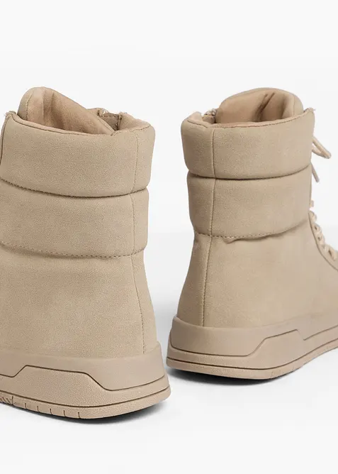 Boots lac&eacute;es &agrave; semelle crant&eacute;e, bonprix