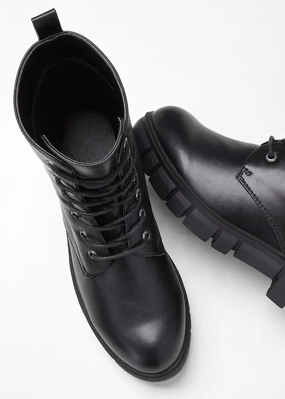 Boots à lacets et semelle crantée, bonprix
