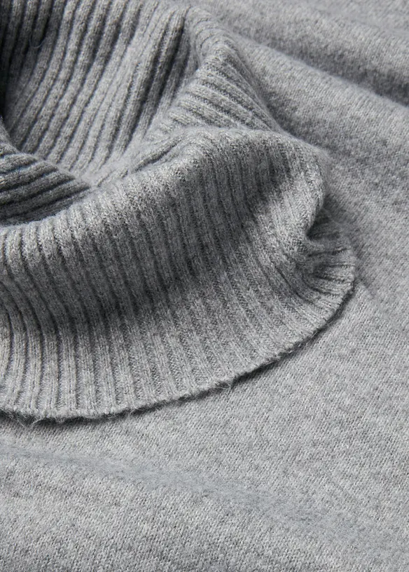 Robe en maille à col roulé, bonprix