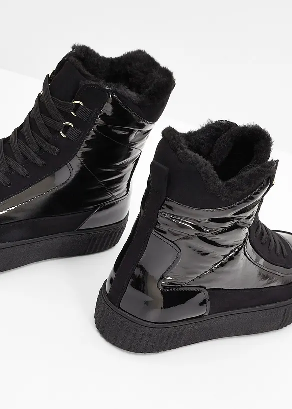 Boots fourr&eacute;es &agrave; lacets, bonprix