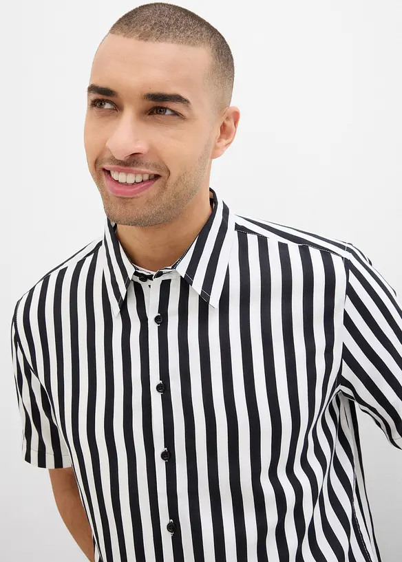 Kurzarmhemd aus softer Viskose, bonprix