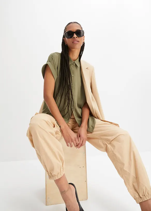 Kurzarmbluse mit recyceltem Polyester, bonprix