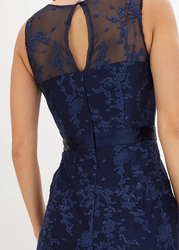 Spitzenkleid mit Stickerei, bonprix