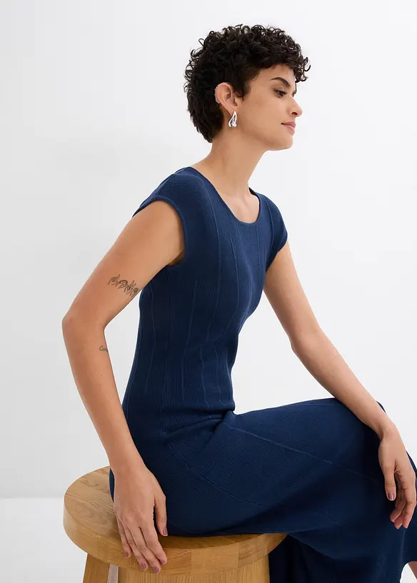 Robe en maille flatteuse en viscose mélangée, bonprix