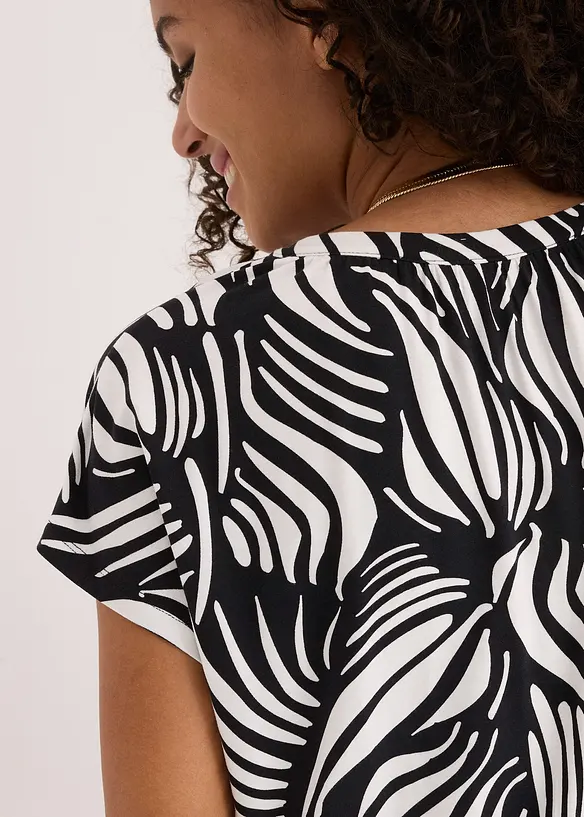 T-shirt col tunisien en viscose mélangée, bonprix