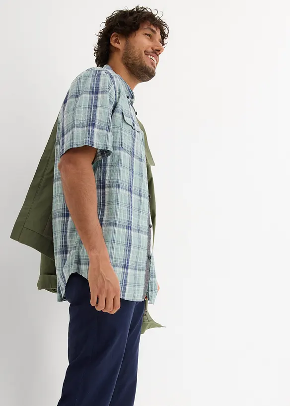 Chemise manches courtes en seersucker 100% coton, bonprix