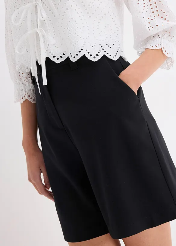 Bermuda Shorts mit Abnähern, bonprix