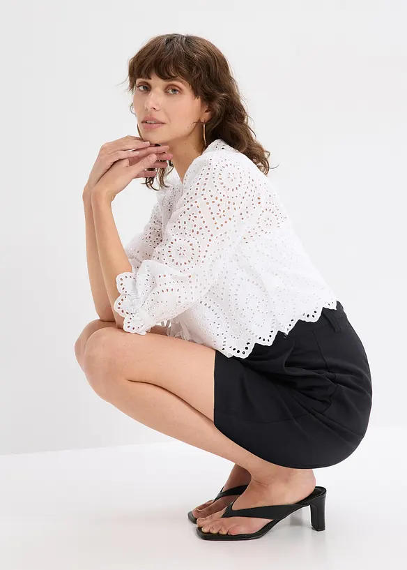 Bermuda Shorts mit Abnähern, bonprix