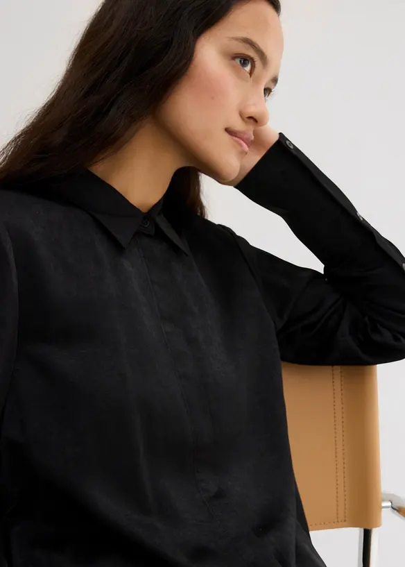 Satinbluse aus Viskose-Mix, bonprix
